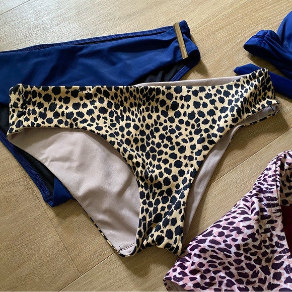 Victoria’s Secret Bikini Bottoms | Size small - Picture 3 of 8